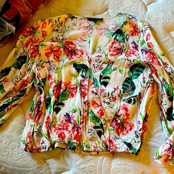 Shirt with flare sleeves - Picture 1 of 2